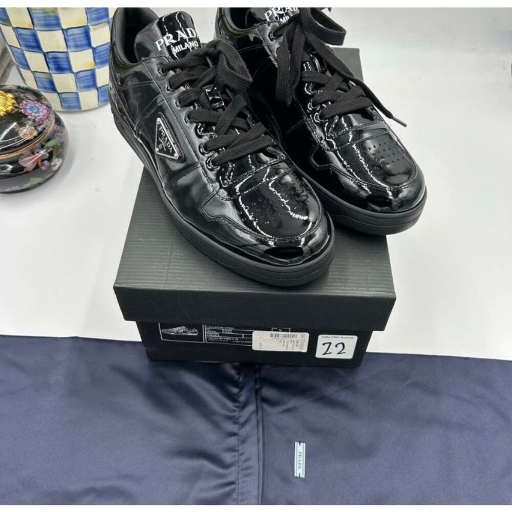 Men's Prada downtown patent leather triangle logo sneakers size 9, made in Italy - Picture 3 of 12